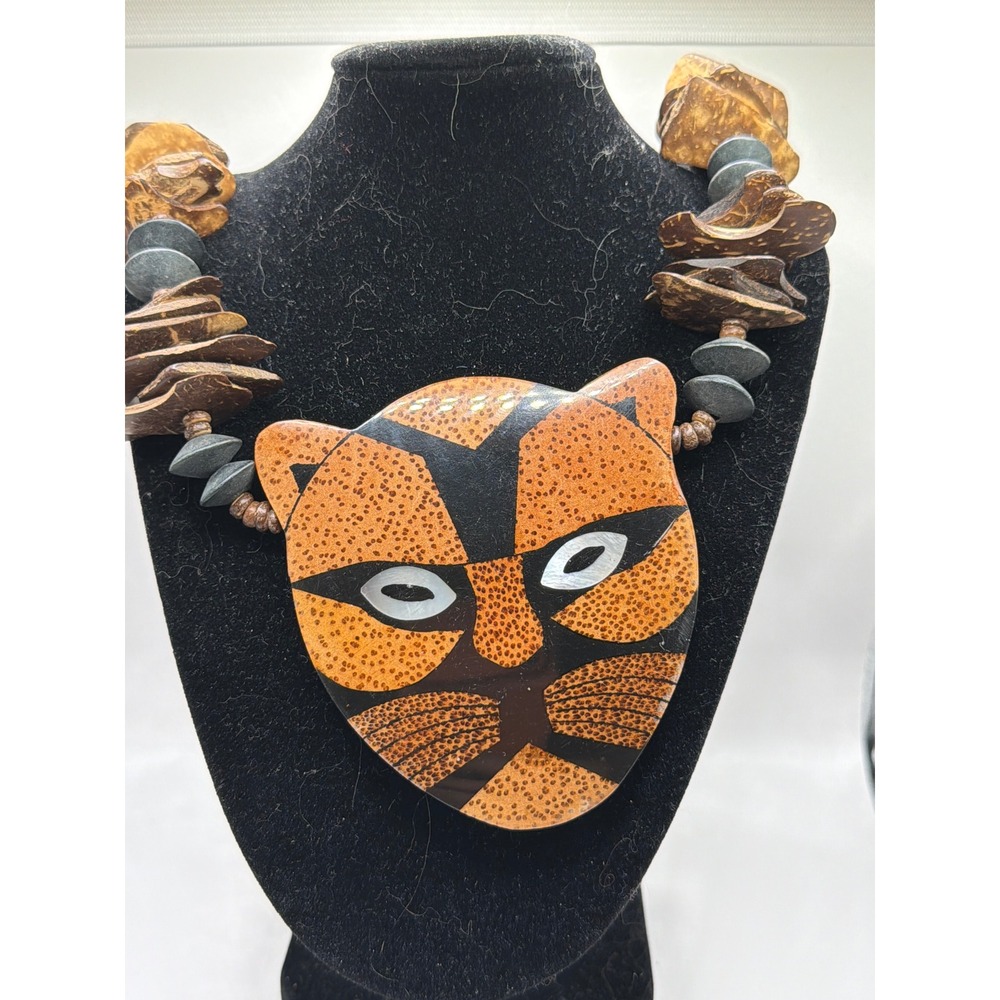 Early‎ Unsigned Lee Sands Coconut MOP Inlay Lacquered 24" African Cat Necklace
